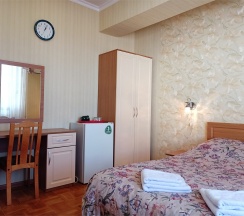 Двухкомнатный номер с диваном в Якорь