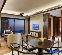 Люкс с 2 комнатами с видом на море в Jinghai Hotel & Resort