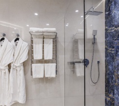 Комфорт с балконом и двумя раздельными кроватями в Minger Med SPA