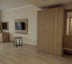 FAMILY JUNIOR SUITE PLUS с боковым видом на море в Эмеральдика