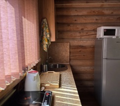 Семейный коттедж с балконом и с красивым видом из окна в Гостевой дом