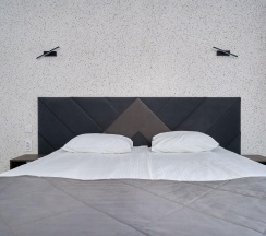 Номер улучшенный комфорт с 1 двуспальной кроватью в Белла