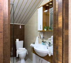 Трёхместный номер Супериор Плюс c 1 комнатой с балконом и с красивым видом из окна в Aimara