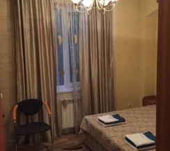 Четырёхместный номер Standard с 2 комнатами с балконом и с красивым видом из окна в На Короткой