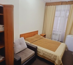 Номер стандарт с 1 двуспальной кроватью и креслом в Валенсия