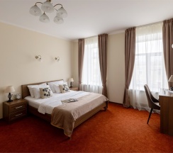 СЕМЕЙНЫЙ КОМФОРТ с кроватью Queen size, диваном, гидромассажной ванной и угловым видом на Владимирский собор в Соло на Владимирской