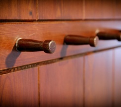 Двухместный люкс с 2 комнатами с видом на парк двуспальная кровать в Гостиничный комплекс Имение Алтунъ корпус Барский флигель