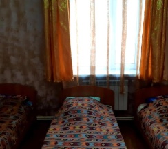 Кровать в 6-местном общем мужском номере в Версаль