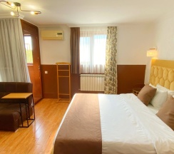 Трёхместный номер Standard с видом на город в Отель Orange Kutaisi