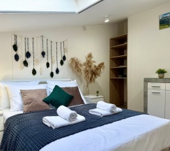 Апартаменты №4 "Полулюкс" на мансардном этаже в Саквояж