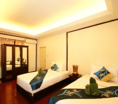 Бунгало Superior с красивым видом из окна в Tharathip Resort