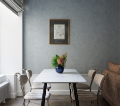 Двухуровневая студия с видом во двор в Огюстин Шатильон