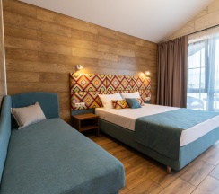 Двухместный номер Standard с балконом двуспальная кровать в Легенда