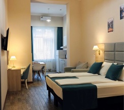 2 этаж I Студия (трёхместный номер с кухонным уголком  и микроволновой  печью) в Марис