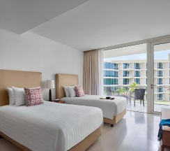 Двухместный номер Executive с балконом двуспальная кровать в Splash Beach Resort