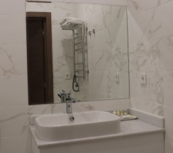 Люкс (большая кровать и односпальный диван) в Union Hotel Grozny
