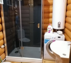Семейный коттедж с балконом в Капитан