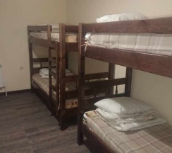 Апартаменты с 2 комнатами с балконом в Мотель 1864