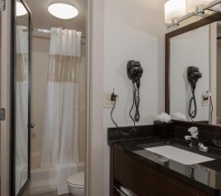 Двухместный номер Standard двуспальная кровать в Ramada by Wyndham Boston
