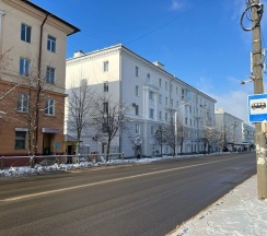 Двухместные апартаменты c 1 комнатой с балконом (двуспальная кровать) в Апартаменты Комната со всеми удобствами в Центре