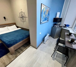 Семейный номер с балконом и видом на море в Hotel Pallada