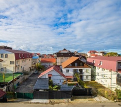 Семейный с двумя изолированными спальнями до 6 гостей с балконом в Джульетта