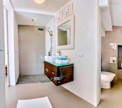 Апартаменты в Incredible 4BR Beachfront Penthouse with Ocean View