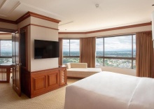 Люкс Executive с видом на реку в Centara Riverside Hotel Chiang Mai