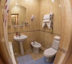 Апартаменты с 3 комнатами с балконом и с видом на горы в Энергетик