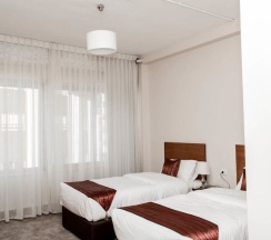 Четырёхместный номер Standard с 2 комнатами с видом на город в Antika Amman Hotel