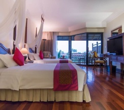 Номер Deluxe с красивым видом из окна в Angkor Palace Resort & Spa