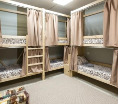 Кровать в общем 8-местном номере (удобства на этаже) в I hostel