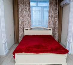 М.Горького 85Б. 1-комн.кв., 1-этаж, 81 в АнтиОтель