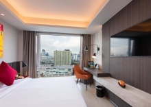 Двухместный номер Premier с видом на город двуспальная кровать в Maitria Hotel Rama 9 Bangkok