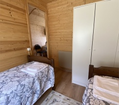 Лодж с вернадной и двумя односпальными кроватями в Arkhyz family lodge