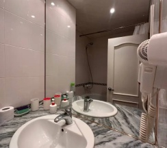 Двухместный номер Standard (2 отдельные кровати) в Holiday