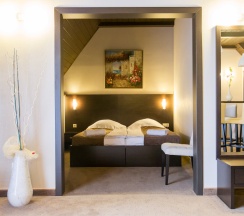 Двухместный люкс Мансарда с балконом и с красивым видом из окна двуспальная кровать в Лафер Ренессанс