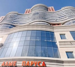 Двухместные апартаменты с балконом (двуспальная кровать) в Апартаменты в современном  ЖК Алые Паруса на Октябрьском проспекте