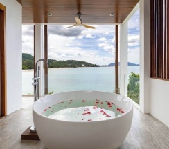 Люкс с видом на море в X-sea khanom Harbor Bay Resort
