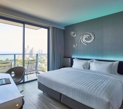 Семейный номер Deluxe с балконом в Grande Centre Point Pattaya