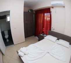 Трёхместный номер Standard с видом на море в Hotel Erioni