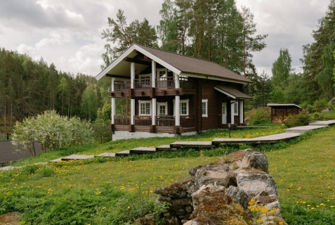 Реускула: Турбаза Forrest Lodge Karelia