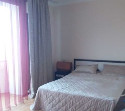 Апартаменты с балконом и с красивым видом из окна в Лолита