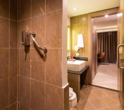 Четырёхместный семейный номер Deluxe с балконом и с видом на бассейн в Tuana Hotels Casa Del Sol