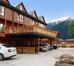 Трехкомнатный номер комфорт с видом на горы | 3 этаж в Hayat Haus