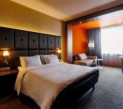 Номер Classic Superior с видом во внутренний двор в МЕРКЮР ТЮМЕНЬ ЦЕНТР