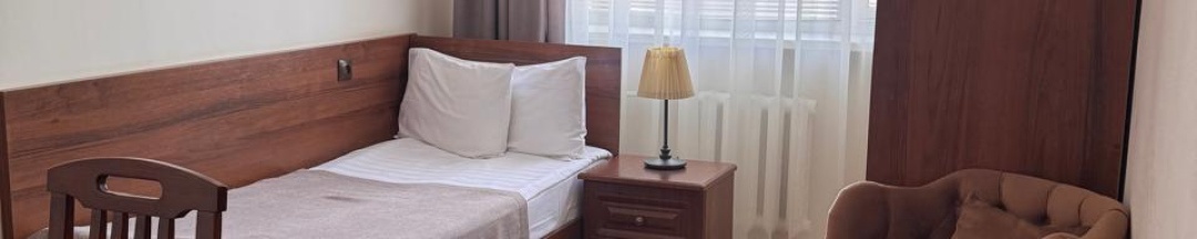  1 местный в Корона