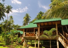 Бунгало beachfront в Koh Talu Island Resort