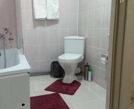 Люкс с балконом и с красивым видом из окна в Пикник