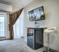 Двухместные апартаменты 17 Мансарда с видом на море двуспальная кровать в Exclusive Hotel&Apartments